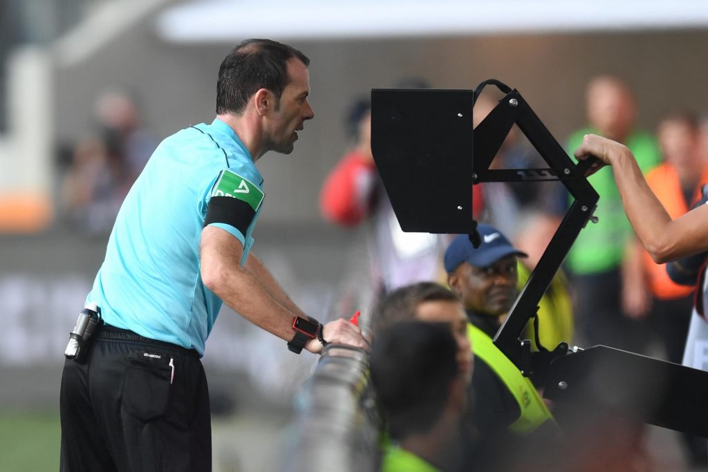 Mengenal VAR, Teknologi Canggih di Piala Dunia 2018 7 Mengenal VAR, Teknologi Canggih di Piala Dunia 2018 7