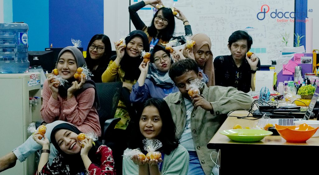 Sambut Tahun Baru Imlek, Docotel Ungkap Rasa Syukur dengan Bagi-bagi Jeruk Mandarin 1