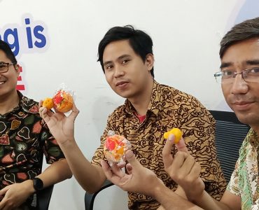 Sambut Tahun Baru Imlek, Docotel Ungkap Rasa Syukur dengan Bagi-bagi Jeruk Mandarin